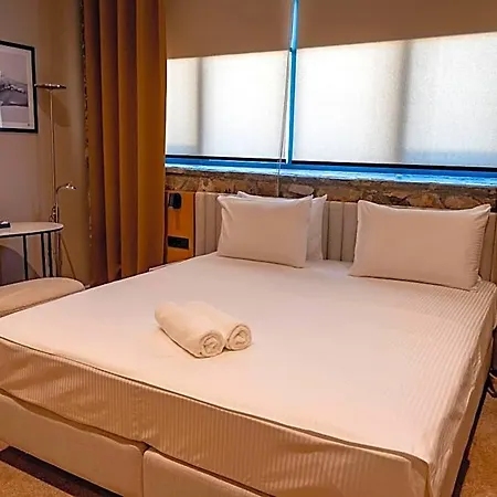 Aria 4*