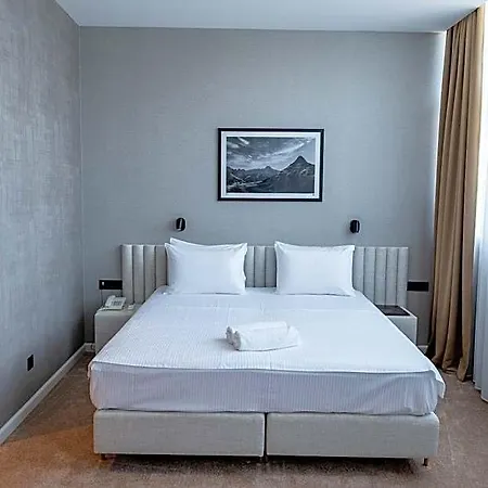 Aria Hotel 4*