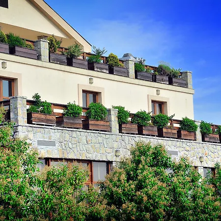 Aria 4*